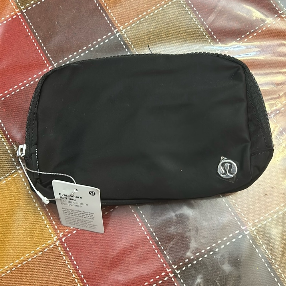 Lululemon everywhere belt bag new